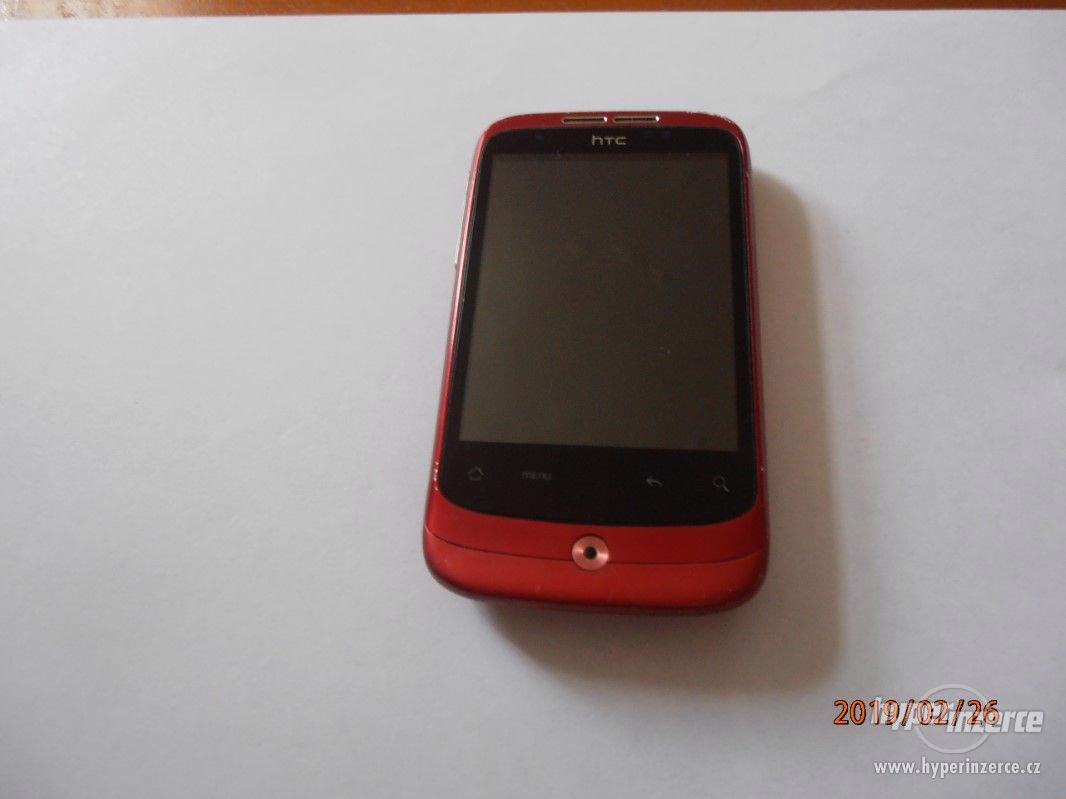 Mobilní telefon HTC - foto 1