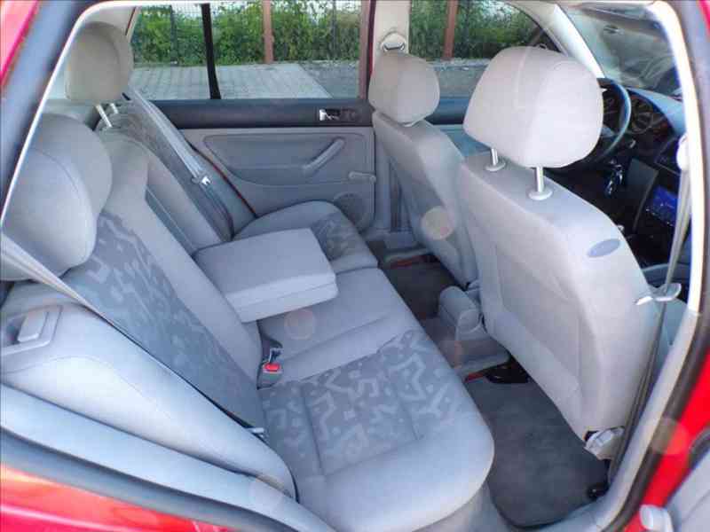 Volkswagen Golf 1,4 16V TAŽNÉ ZAŘÍZENÍ,KAMERA - foto 10