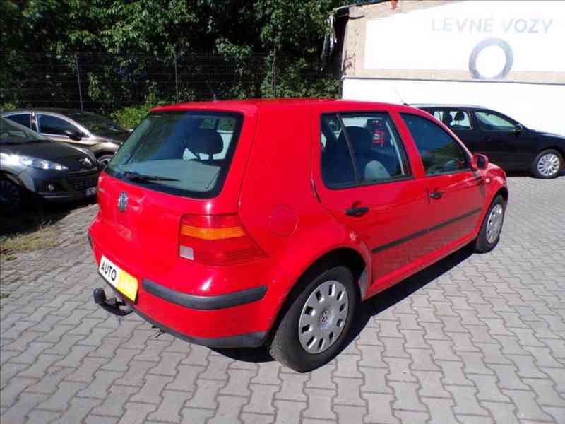 Volkswagen Golf 1,4 16V TAŽNÉ ZAŘÍZENÍ,KAMERA - foto 4