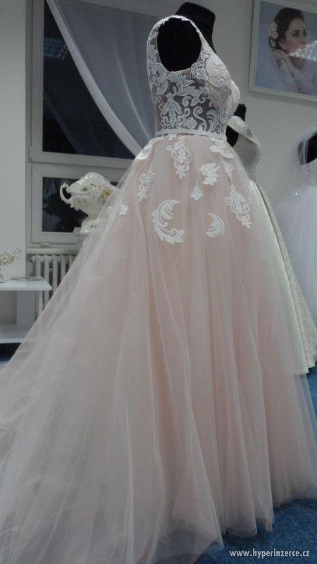 svatební šaty růžové s vlečkou. - foto 2
