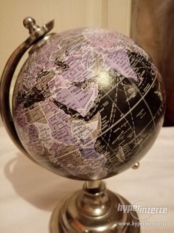 Globus s kovovou opěrkou a držákem na kouli - foto 3