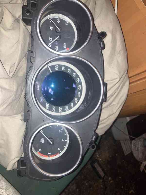 Panel přístrojů Mercedes W212 A2129000425 A2C87304800 - foto 1
