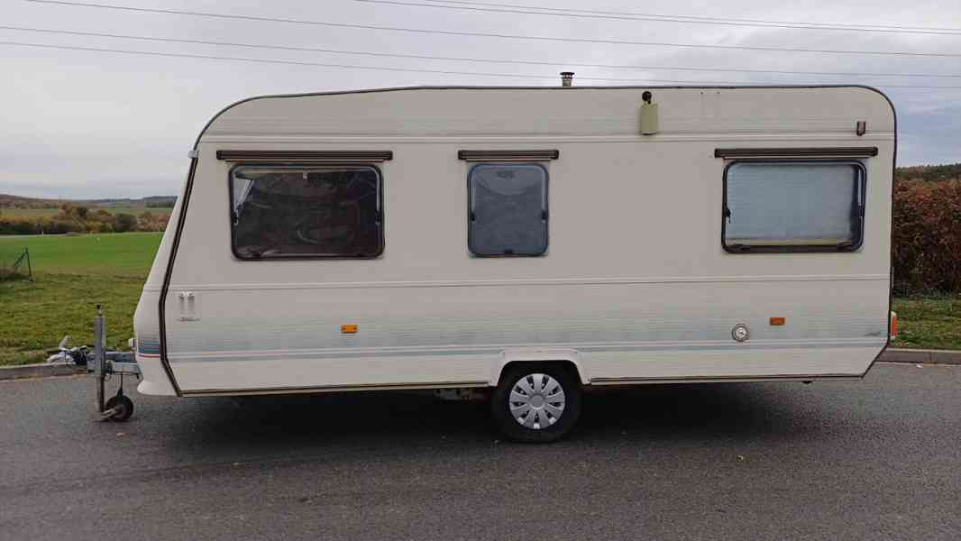 Karavan Adria Forma 470 / toaleta / předstan / 100km - foto 2