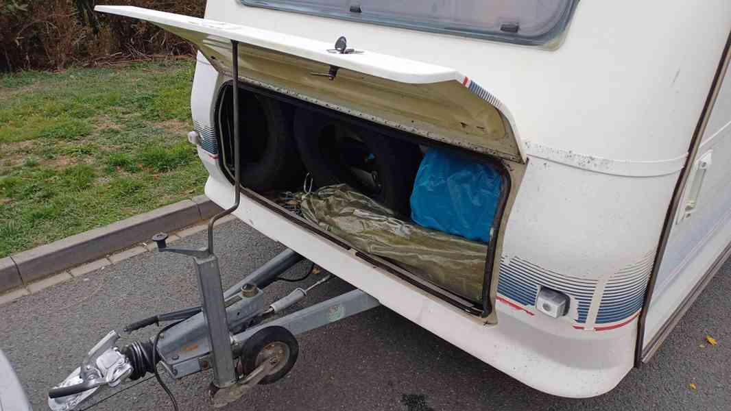 Karavan Adria Forma 470 / toaleta / předstan / 100km - foto 7