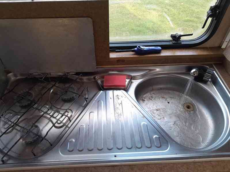 Karavan Adria Forma 470 / toaleta / předstan / 100km - foto 17