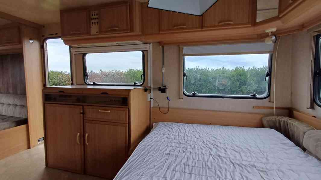 Karavan Adria Forma 470 / toaleta / předstan / 100km - foto 12