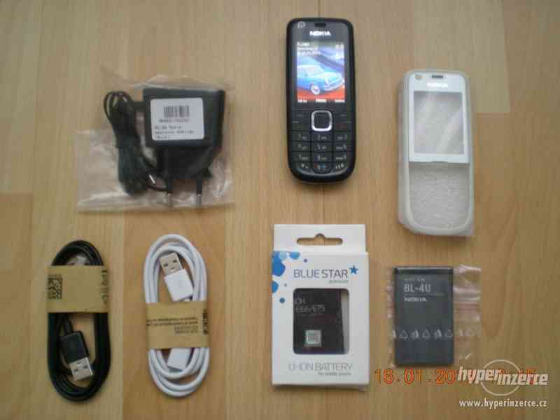 Nokia 3120c - plně funkční tlačítkový telefon - foto 1