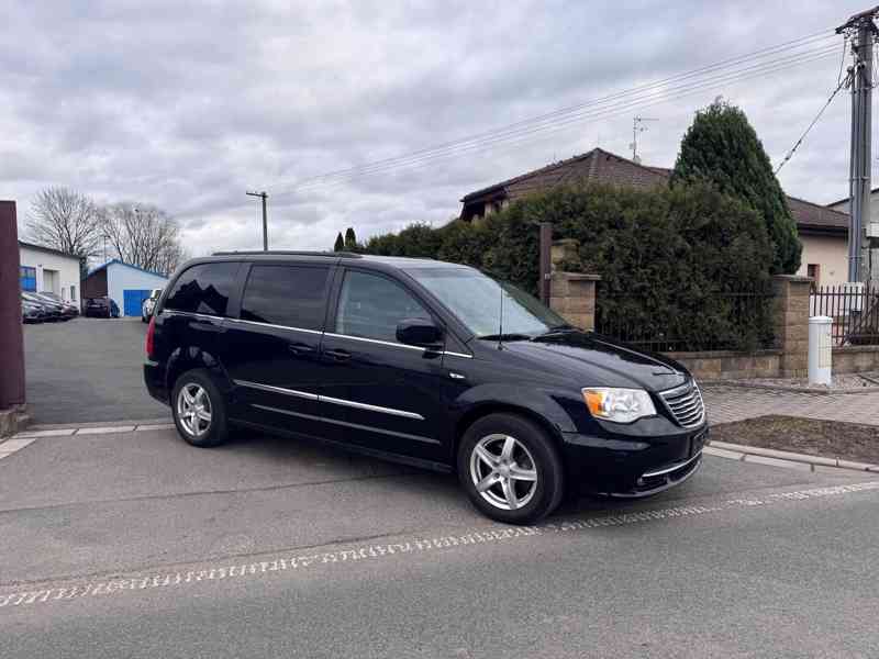 Chrysler Town Country 3,6 RT Penta DVD 2014 - foto 1