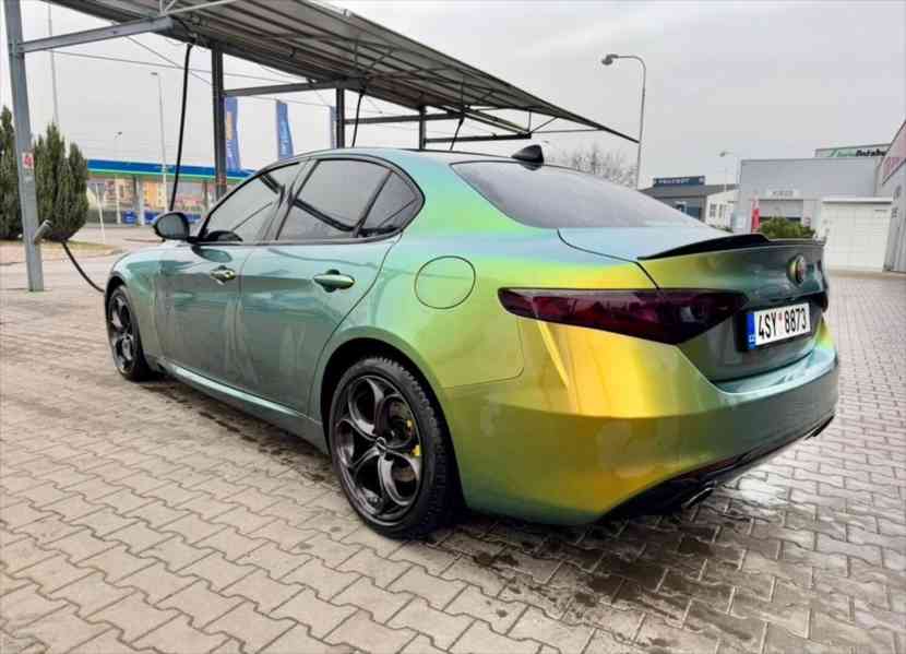 Alfa Romeo Giulia 2,0   Krásná - foto 2