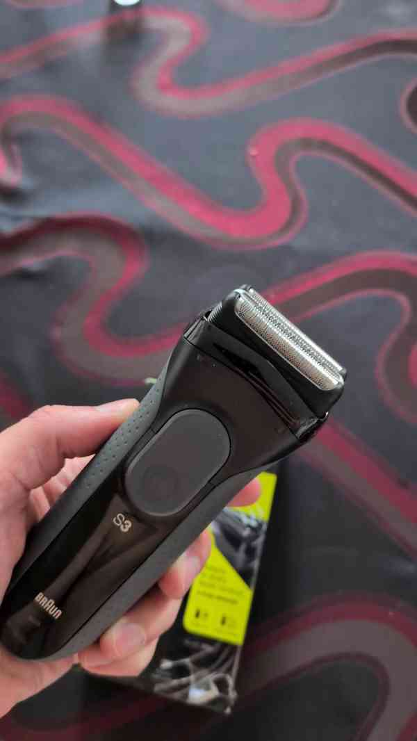 Holicí strojek Braun Series 3 300 - nepoužitý, rozbalený - foto 4