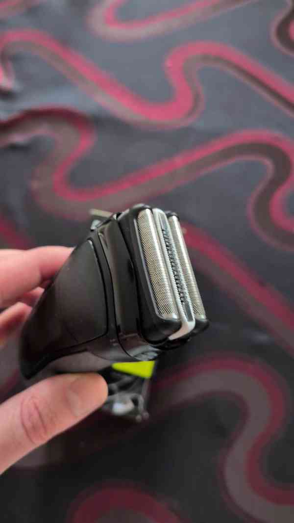 Holicí strojek Braun Series 3 300 - nepoužitý, rozbalený - foto 3