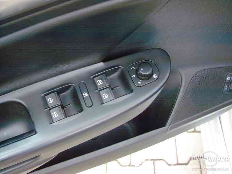 VW Passat 2.0 TDI Combi R-LINE r.v.2009 (103 KW) 4x4 - foto 6