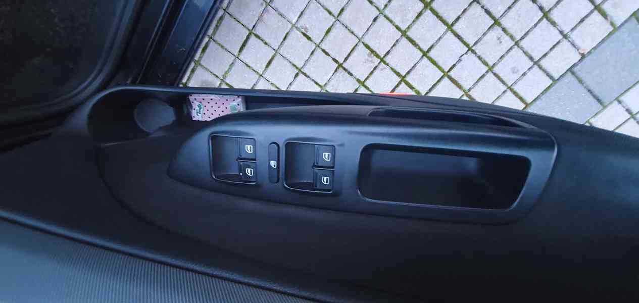 Škoda Octavia II 1.9 tdi - foto 8