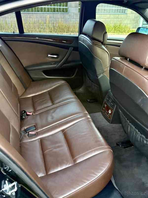 BMW Řada 5 3,0   535d E60 lci black sapphire - foto 6