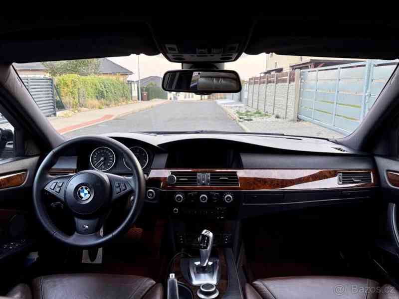BMW Řada 5 3,0   535d E60 lci black sapphire - foto 8