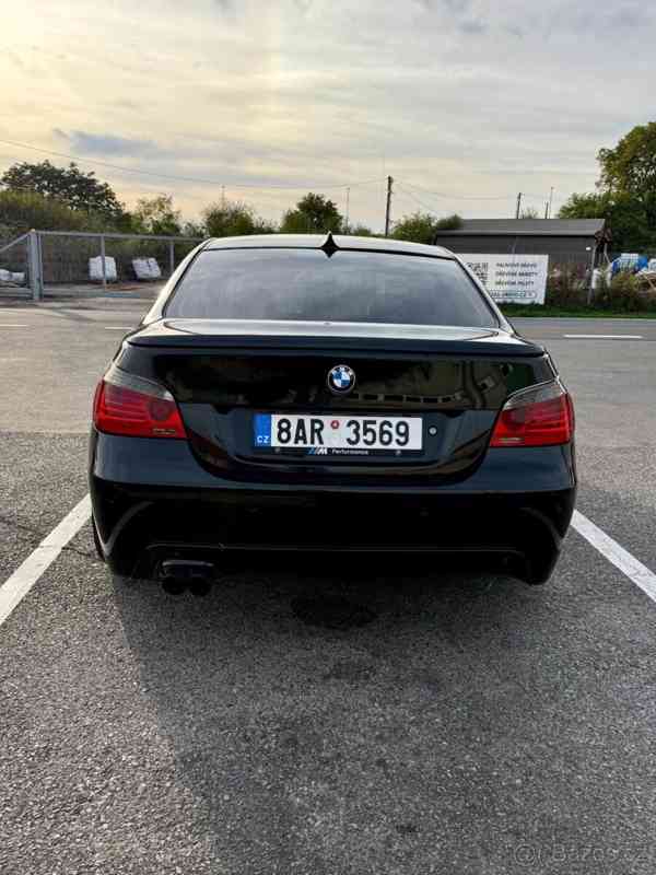 BMW Řada 5 3,0   535d E60 lci black sapphire - foto 2