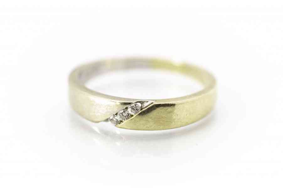 Zlatý prsten s diamanty vel. 56 - foto 1