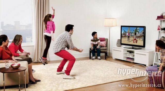 Microsoft XBox 360 kinect + 2 hry - foto 1