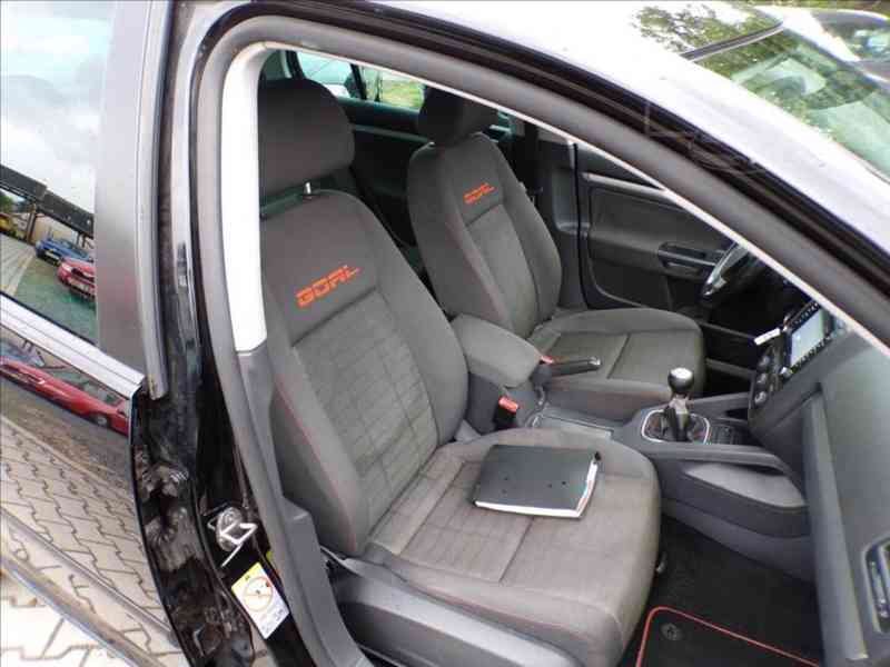 Volkswagen Golf 1,6 i TREND,KLIMA - foto 12