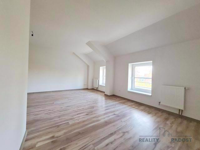 Pronájem bytu 2+kk po kompletní rekonstrukci o CP 70 m2, Hanzlova, Holice - foto 5