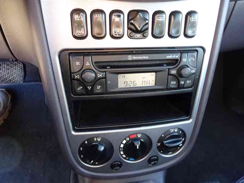 Mercedes Benz A 160 r.v.2003 AUTOMAT (1.6i 75kw) - foto 8