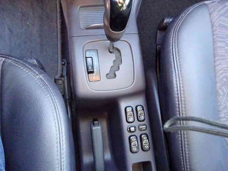 Mercedes Benz A 160 r.v.2003 AUTOMAT (1.6i 75kw) - foto 9