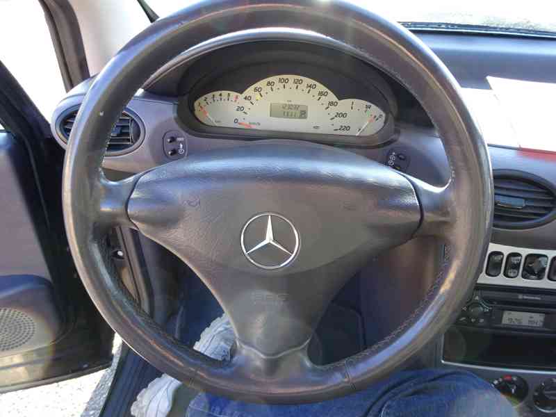 Mercedes Benz A 160 r.v.2003 AUTOMAT (1.6i 75kw) - foto 10