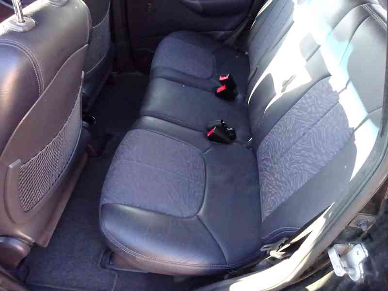 Mercedes Benz A 160 r.v.2003 AUTOMAT (1.6i 75kw) - foto 12