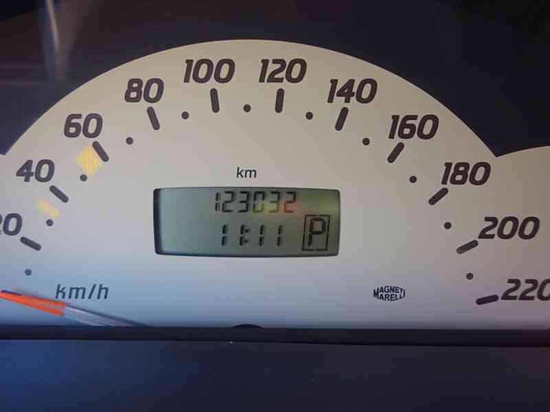 Mercedes Benz A 160 r.v.2003 AUTOMAT (1.6i 75kw) - foto 7