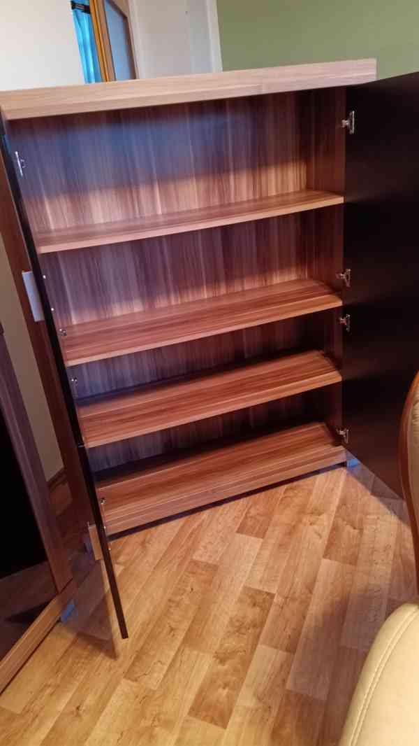 Sestava skříní nábytku do obýváku - foto 4