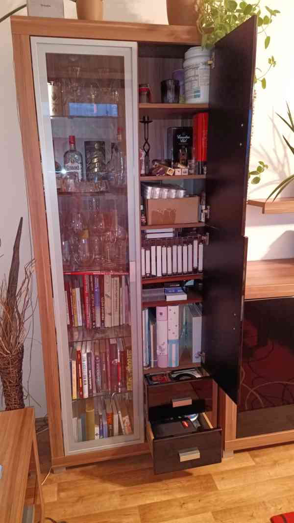 Sestava skříní nábytku do obýváku - foto 8