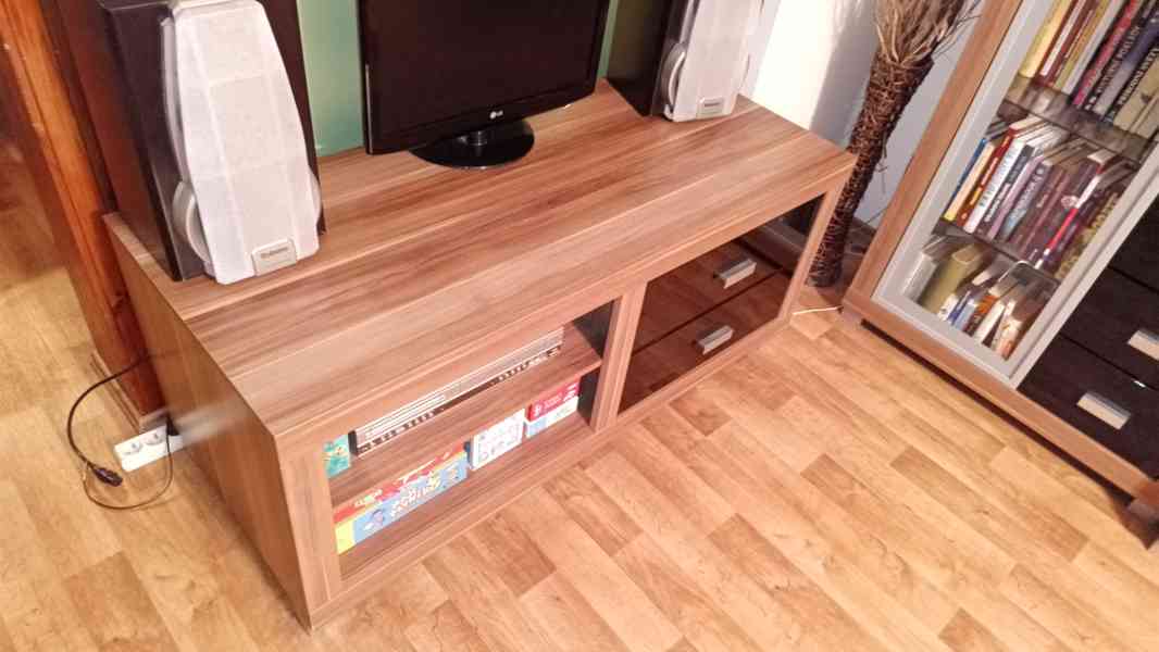 Sestava skříní nábytku do obýváku - foto 10