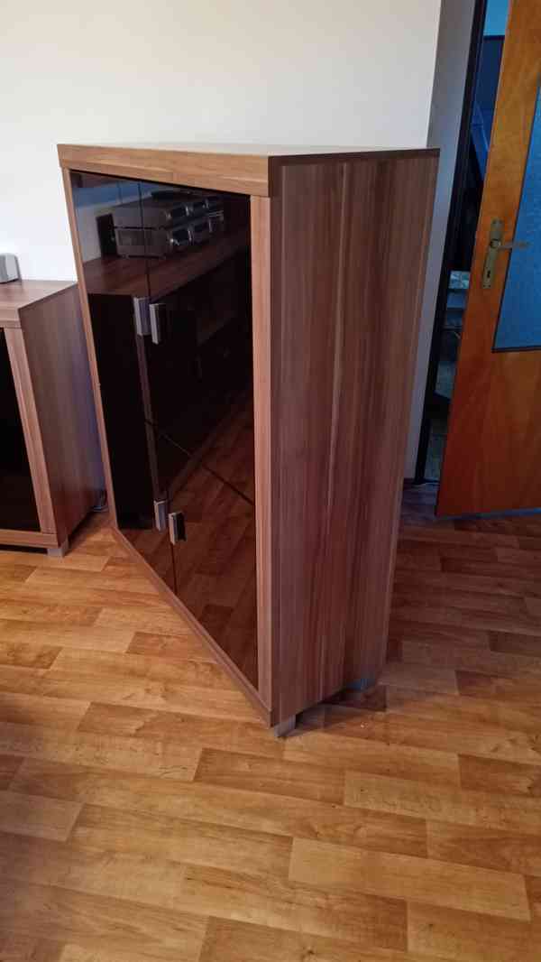 Sestava skříní nábytku do obýváku - foto 2