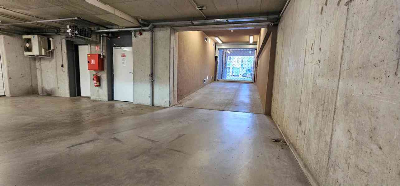 NABÍDKA PRONÁJMU GARÁŽOVÉHO STÁNÍ NA ULICI MINSKÁ - foto 4