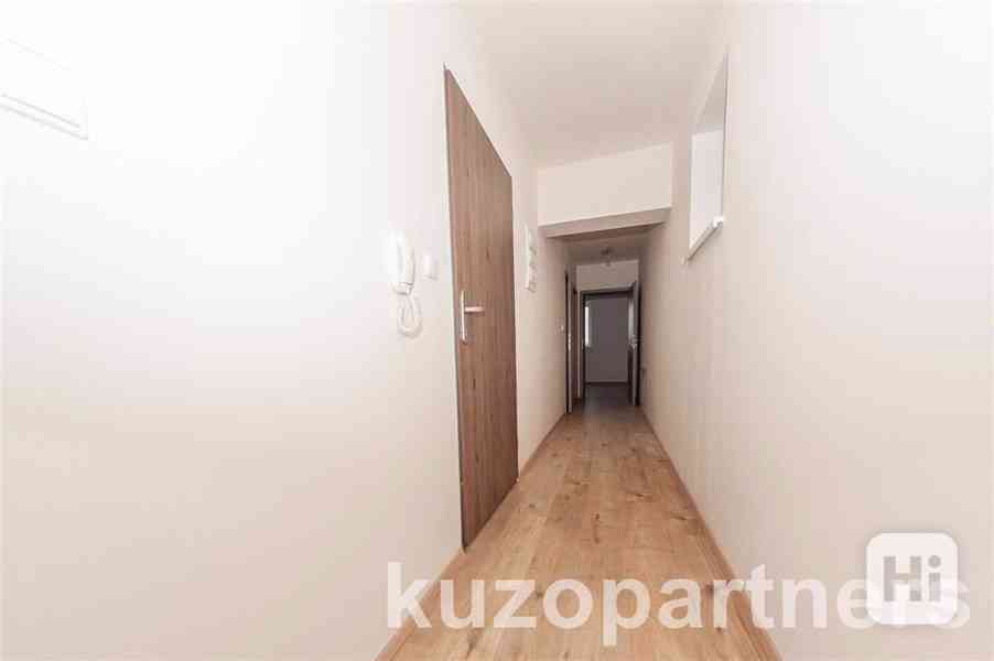 Prodej prostorného bytu 2+kk v Hunčicích - foto 7