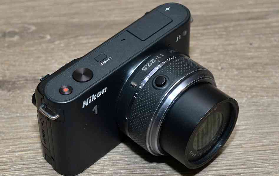 Nikon 1 J1 s objektivem NIKKOR 11-27,5mm 1000 Exp. - foto 5