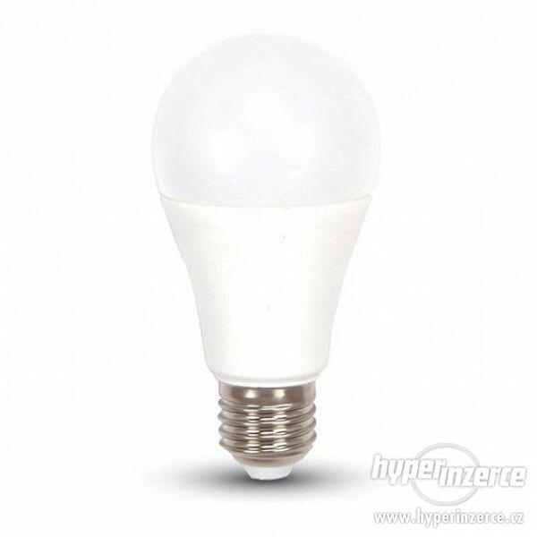 LED žárovka E27 9W 806lm teplá, ekvivalent 60W - foto 1