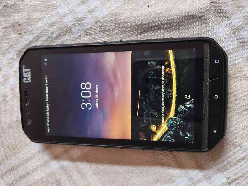 Odolný dotykový telefon CAT S31 - foto 4
