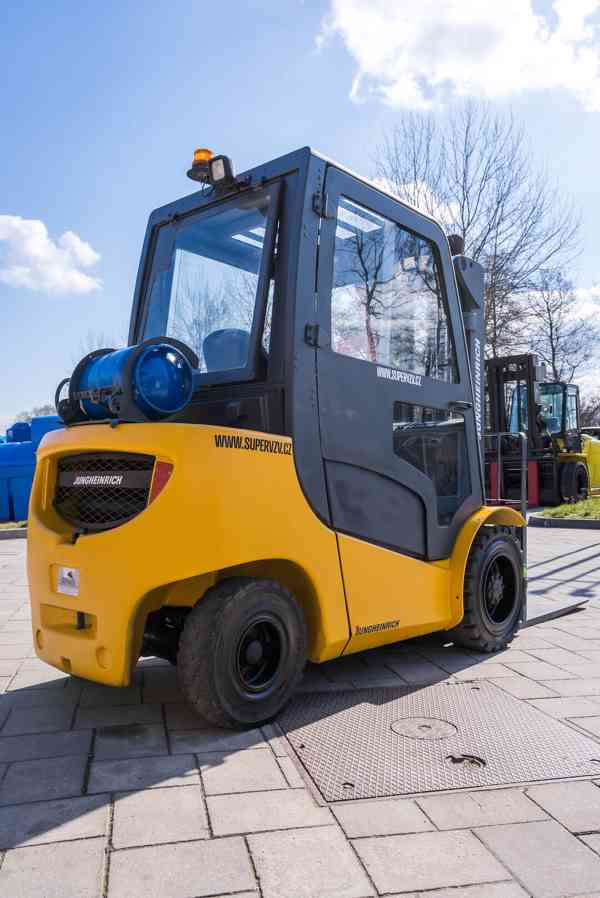 Vysokozdvižný vozík Jungheinrich TFG 430 - foto 3
