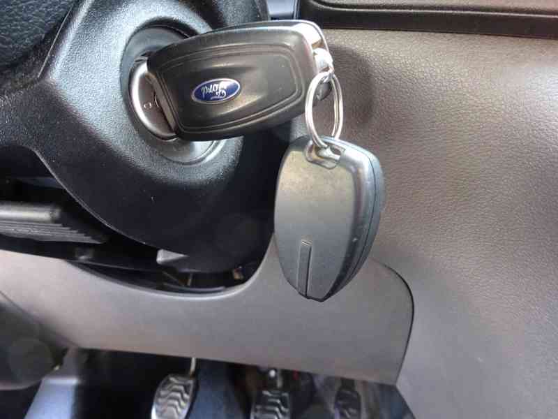 Ford Transit Cusrom 2.0 TDCI r.v.2018 (125 kw) 1.Maj.serv.kn - foto 11