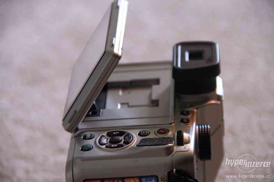 digitální fotoaparát PENTAX X-5, stříbrný - foto 3