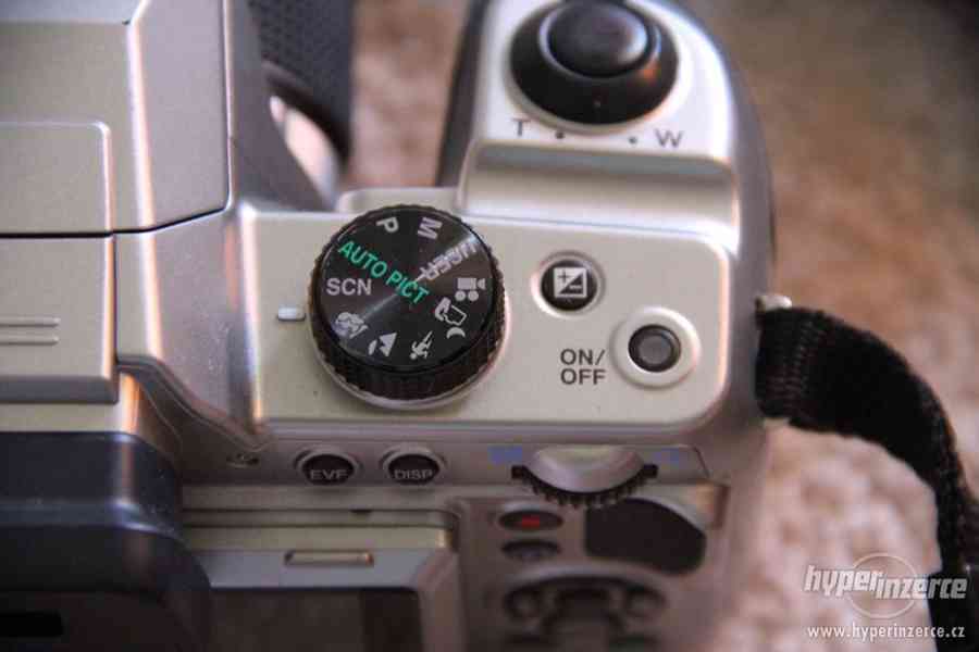 digitální fotoaparát PENTAX X-5, stříbrný - foto 5