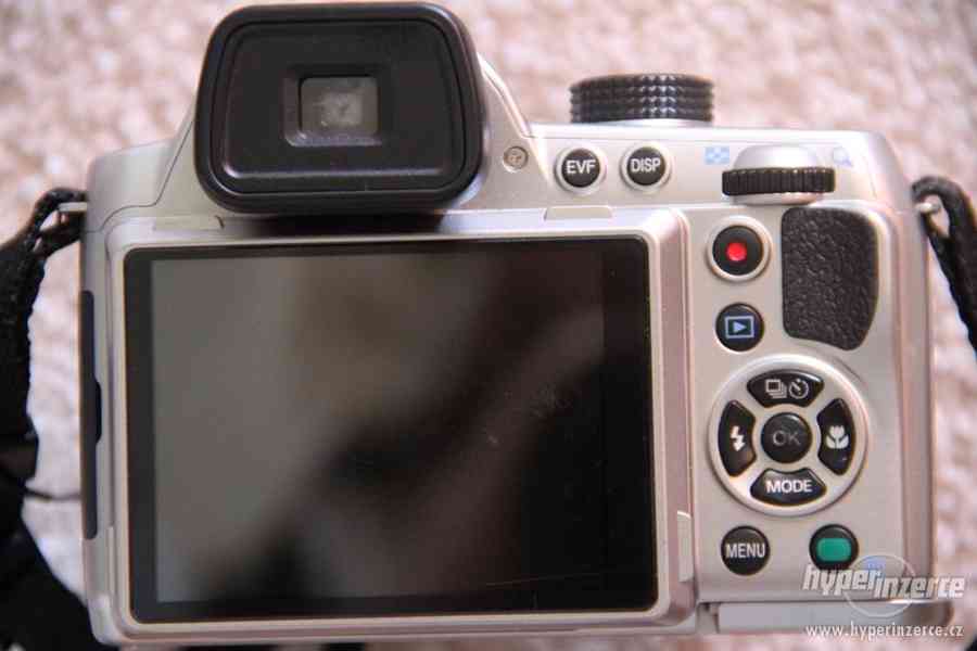 digitální fotoaparát PENTAX X-5, stříbrný - foto 6