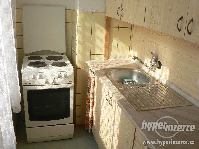 Rodinný dům v obci Náchod – Kramolna - foto 14