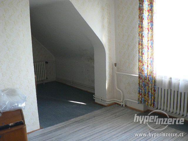 Rodinný dům v obci Náchod – Kramolna - foto 18