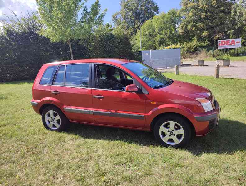 Ford Fusion, garážovaný, tažné zařízení, klima  - foto 1