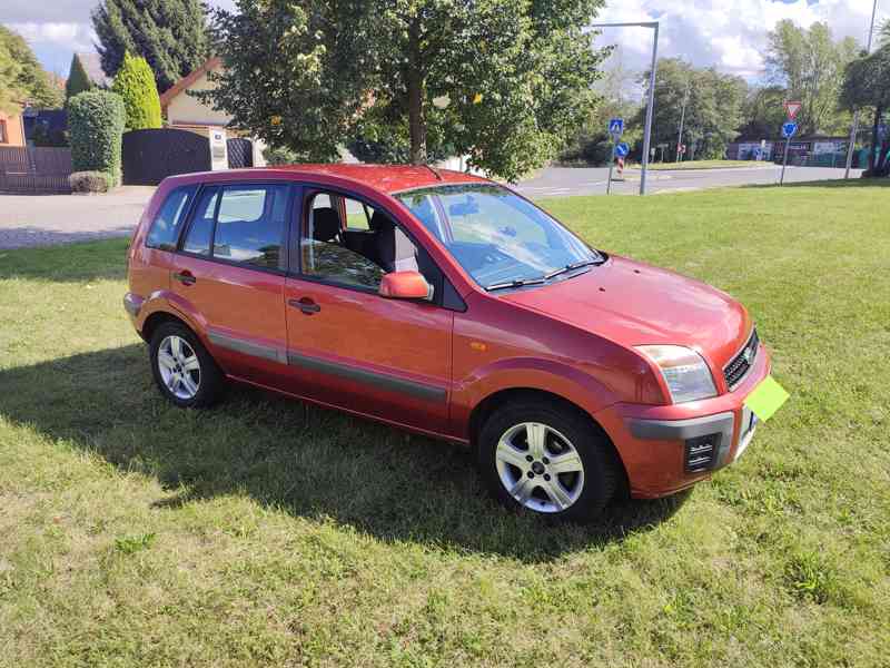 Ford Fusion, garážovaný, tažné zařízení, klima  - foto 3