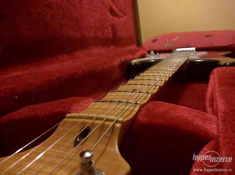 Fender Stratocaster MIM - foto 2