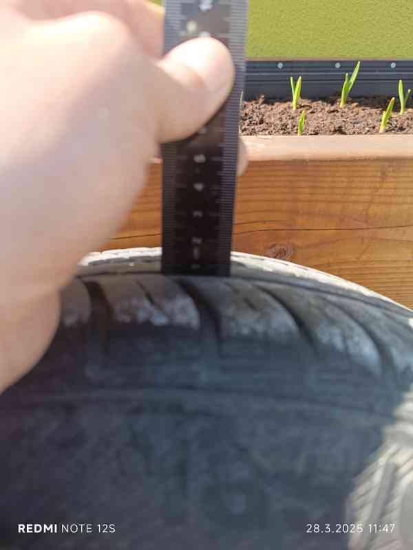 Suzuki Ignis ALU + zánovní pneu  - foto 1