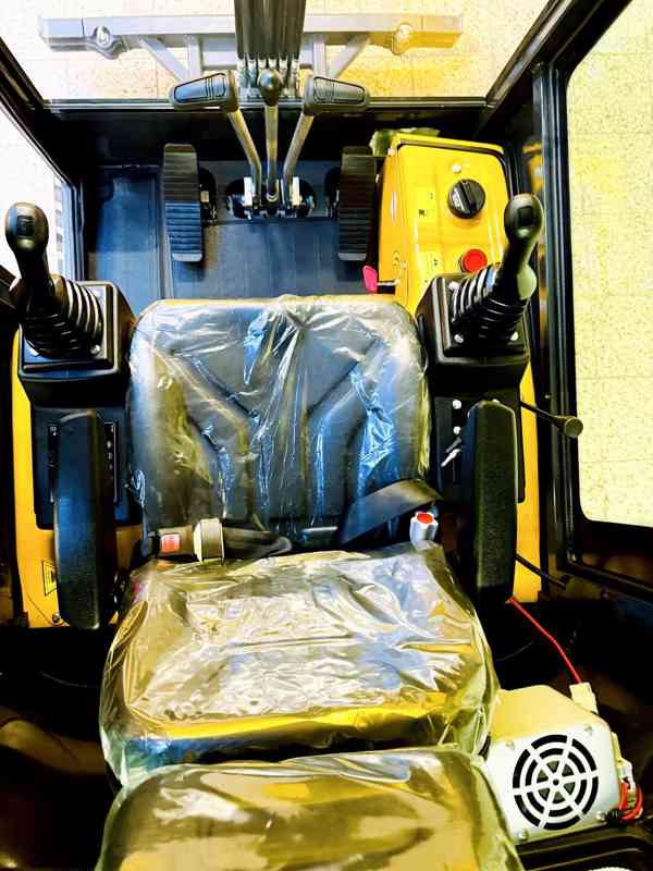 Minibagr GORILA G18SE PRO CAB !!AKCE PŘÍSLUŠENSTVÍ ZDARMA!! - foto 2